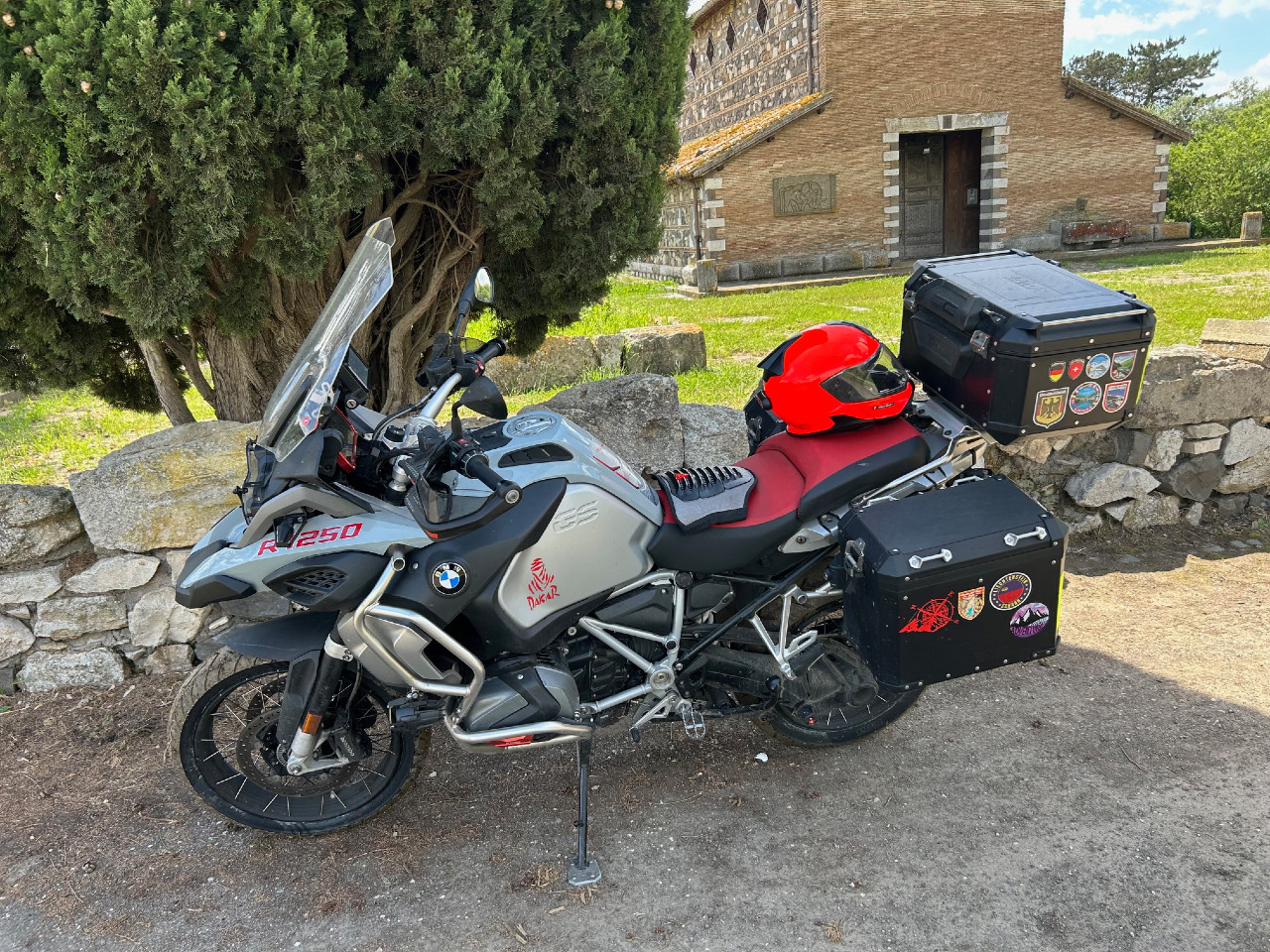 In moto come in un sogno: con ali e radici profonde