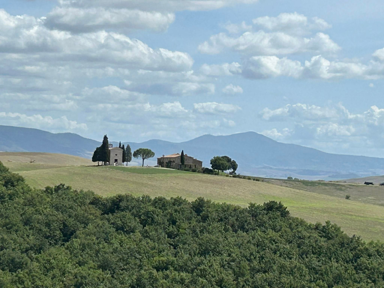 Val d'Orcia in moto, come in un quadro